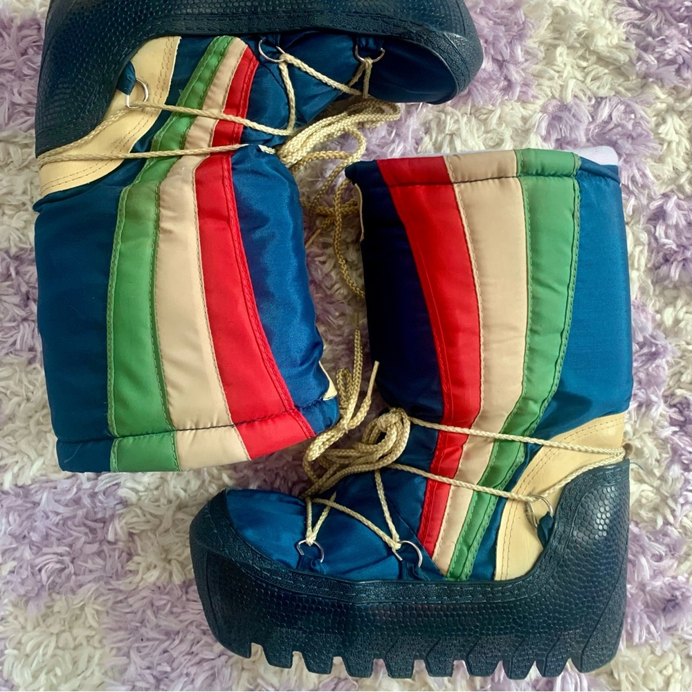 Vintage Moon Boots striped Blue Pink Green size 8 made in Korea